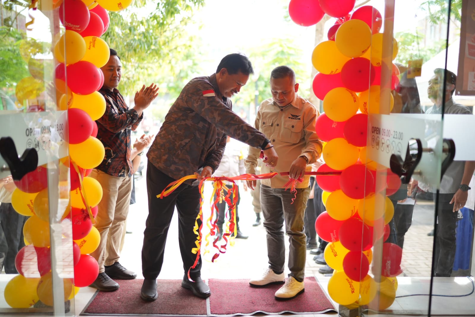 Hadiri Opening Richeese Factory, Wali Kota : Iklim Investasi Di Kota Madiun Makin Nyaman