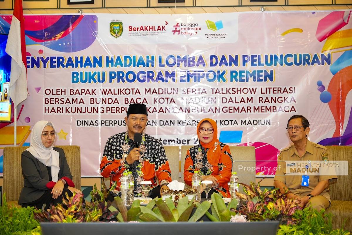 Foto utama berita: Peringati Hari Kunjungan Perpustakaan, Wali Kota Wali Kota Pesan Budayakan Gemar Membaca