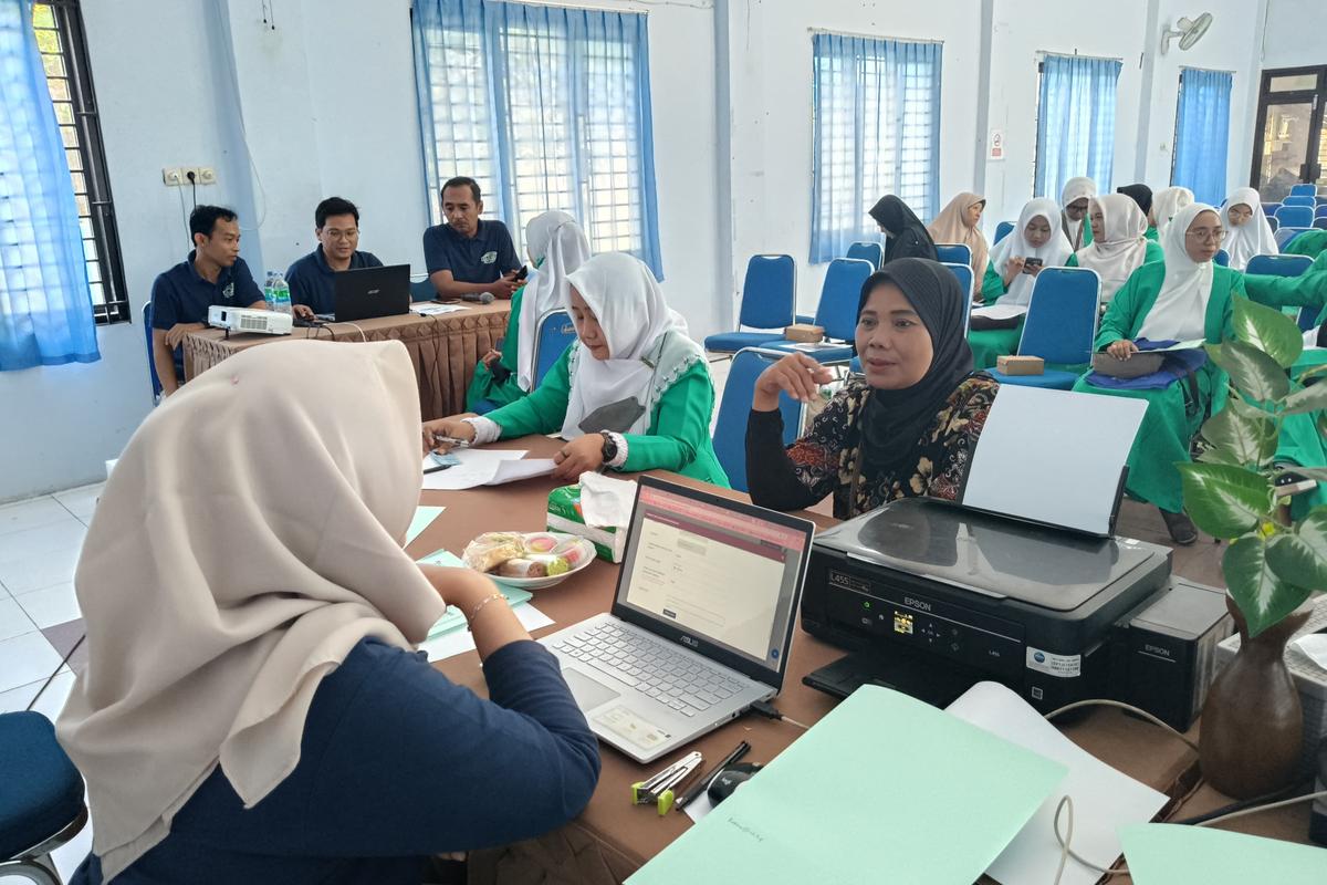 Foto utama berita: Fasilitasi Perizinan Berusaha DPMPTSP Sambangi Paguyuban UMKM