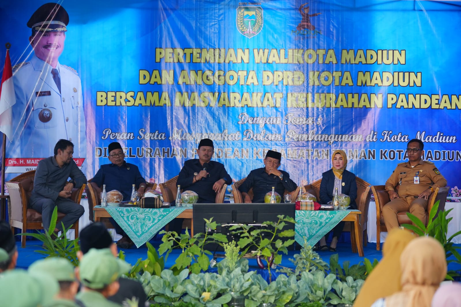 Foto 2 dari 9: Serap Aspirasi Sekaligus Sosialisasi Pembangunan, Wali Kota-Wakil Rakyat Bertemu Masyarakat di Dua Kelurahan