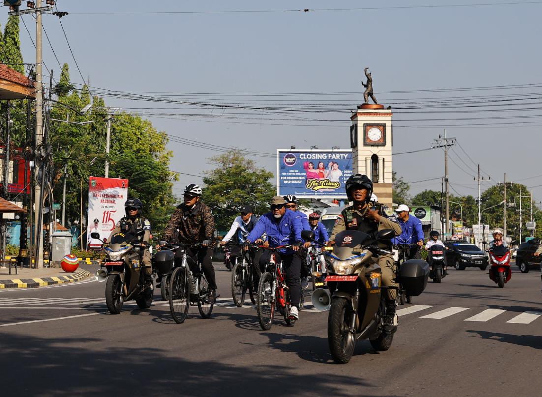 Foto 7 dari 9: Gowes Pagi, Wali Kota Cek Proyek Pembangunan Kota