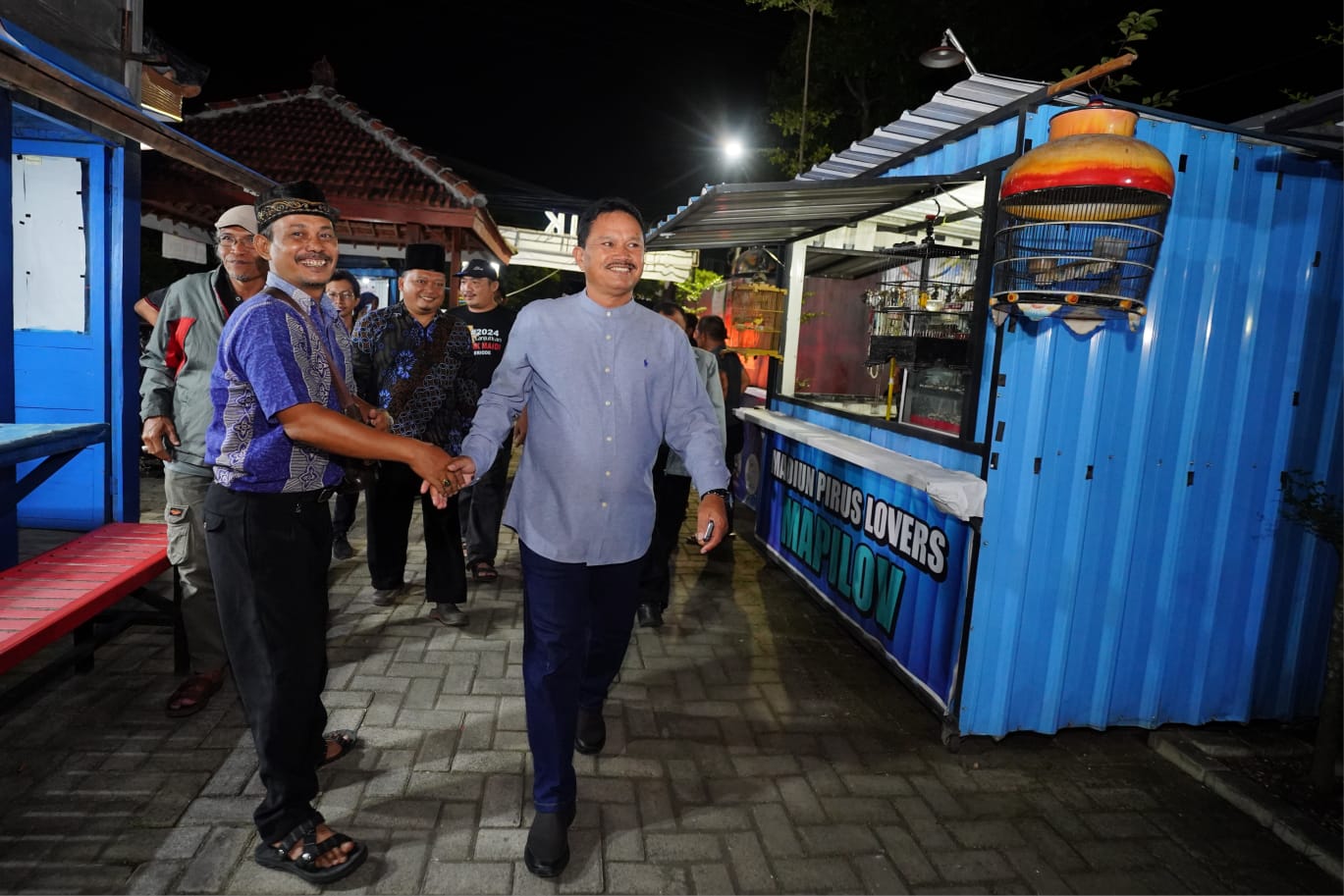Foto 8 dari 10: Hadiri Halal Bihalal Pasar Seni Tawangrejo, Wali Kota Imbau Pedagang Jaga Kerukunan