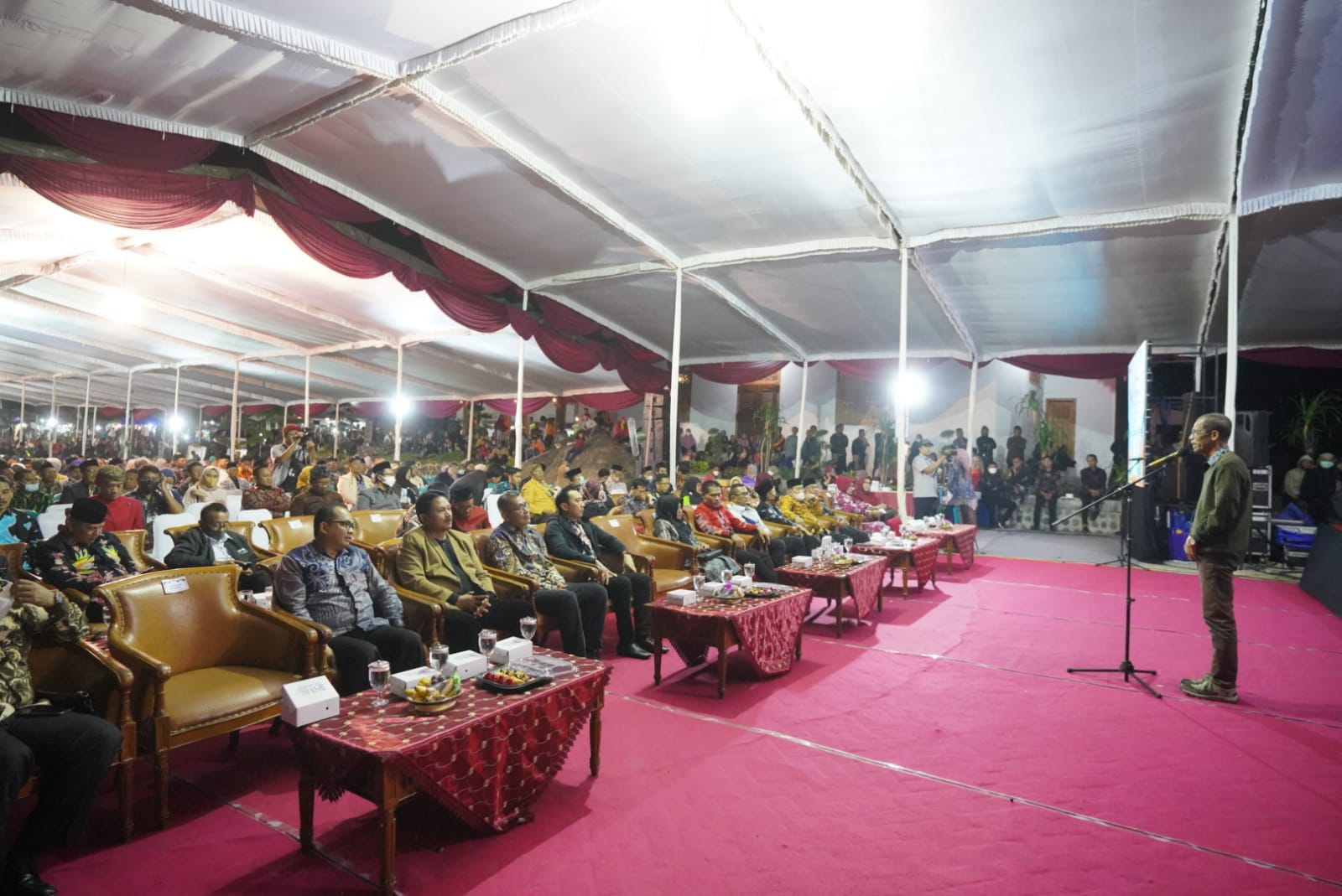 Foto 11 dari 13: Hadiri Pagelaran Wayang Kulit Hari Jadi Magetan, Wali Kota: Sekaligus Ajang Promosi Destinasi Wisata