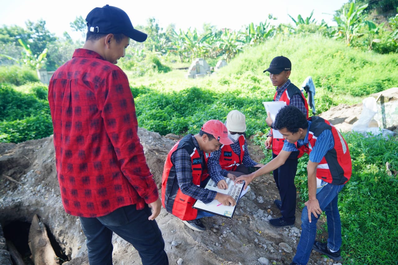Foto 4 dari 6: Proyek Rusunawa III Berlanjut, Disperkim Pindahkan Ratusan Makam Tionghoa