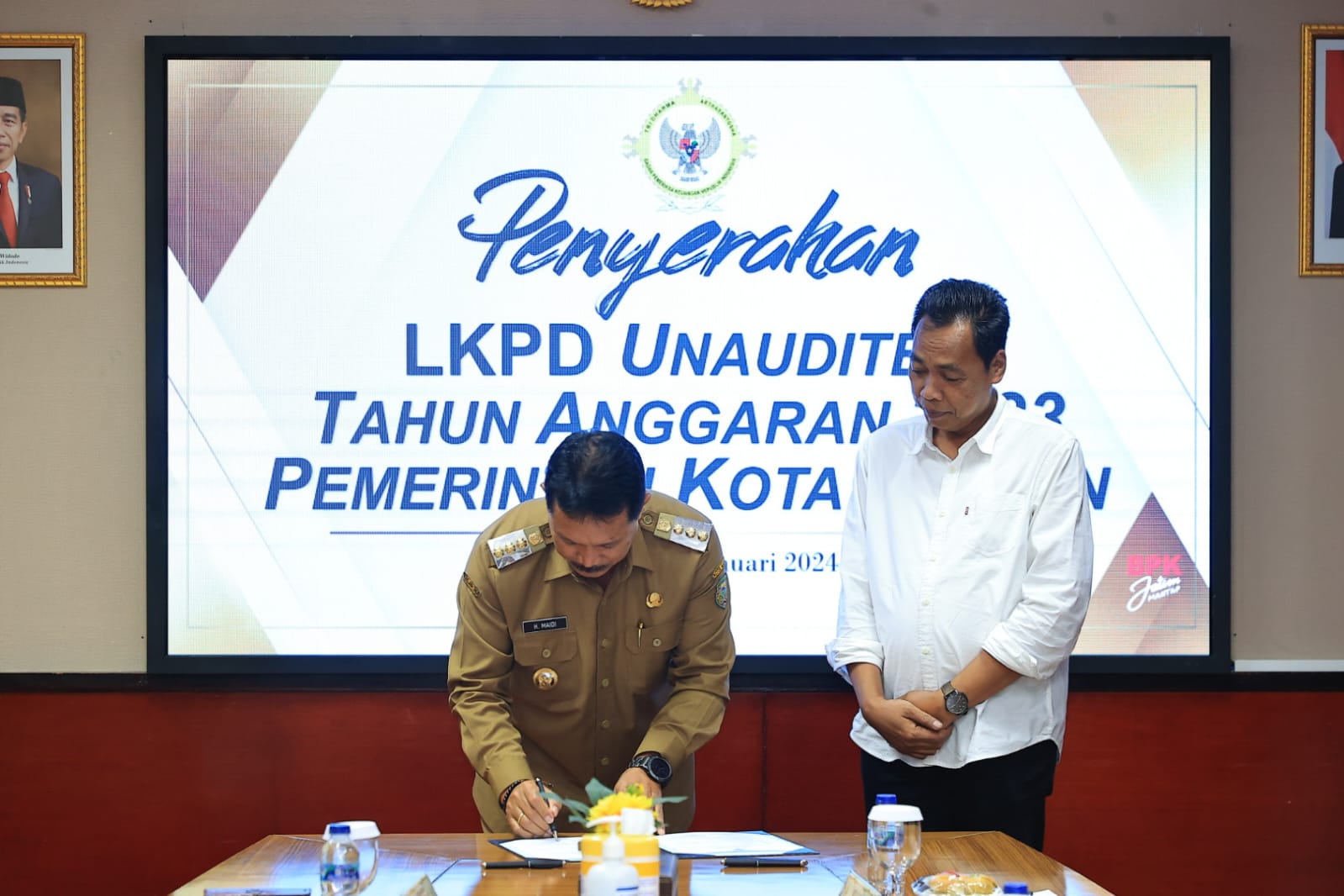 Foto 2 dari 5: Konsisten Jadi yang Pertama Se-Jatim, Kota Madiun Serahkan Laporan Ke BPK RI