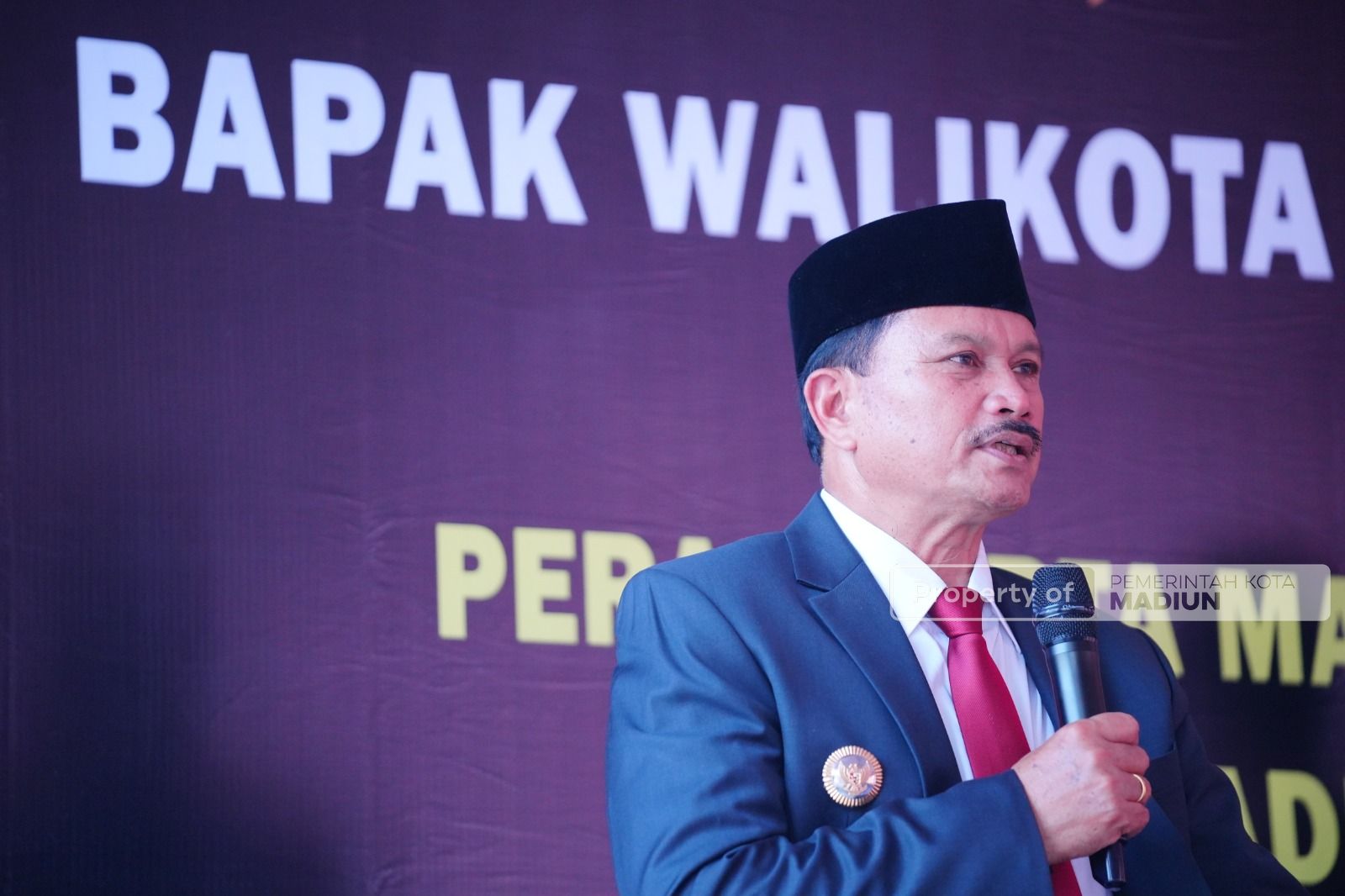 Foto 3 dari 12: Serap Aspirasi dan Sampaikan Informasi Terkini, Wali Kota Gelar Cangkrukan di Tiga Kelurahan