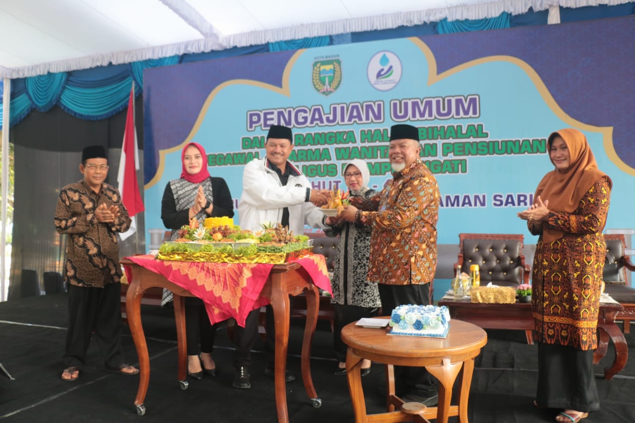 Foto 4 dari 12: Gelar Halal Bihalal Bersama Keluarga PDAM, Wali Kota Pesan Jaga Kerukunan Untuk Tingkatkan Kinerja