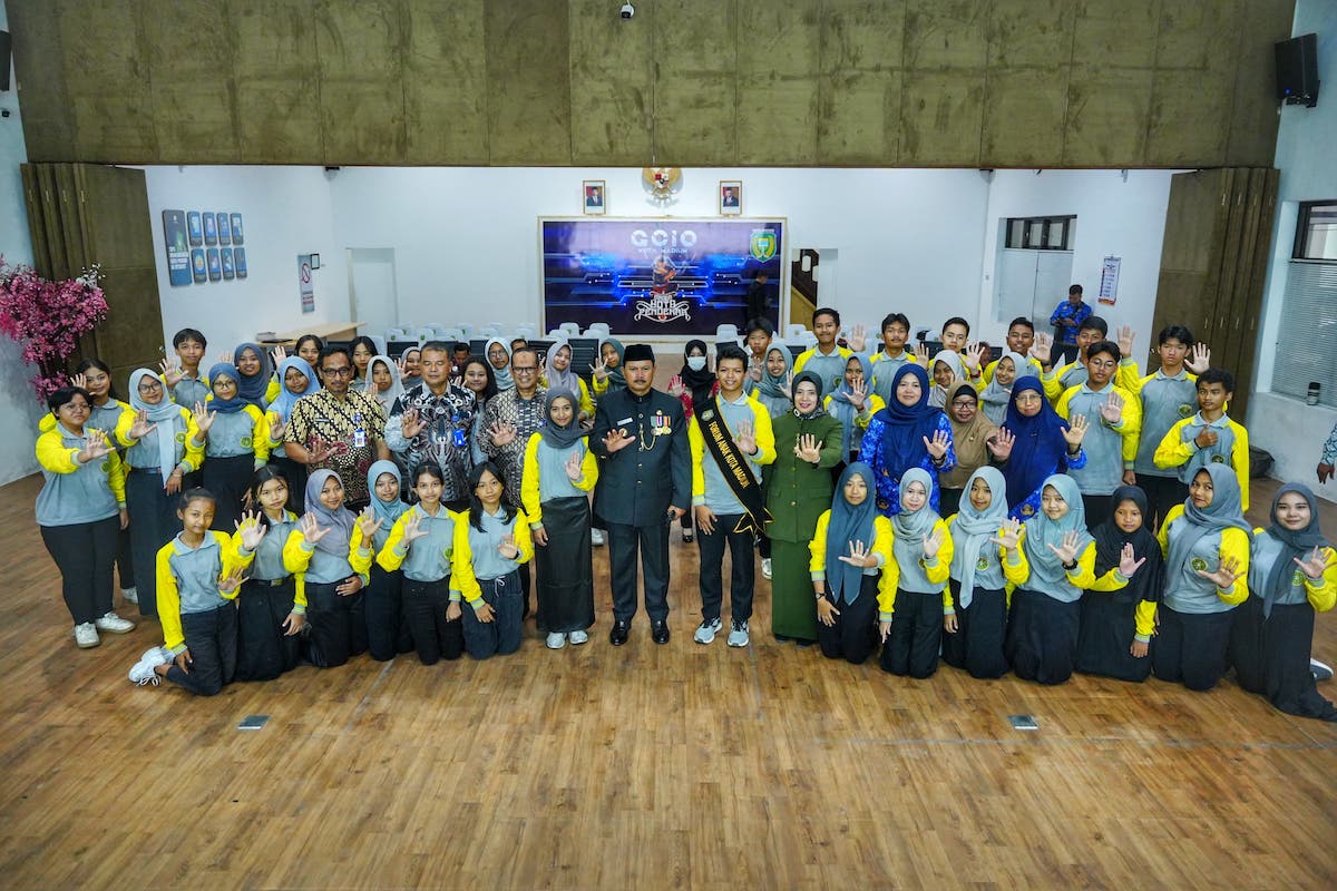 Foto 8 dari 8: Kukuhkan Forum Anak Kota Madiun, Wali Kota Pesan Tingkatkan Peran Terbaik untuk Kota Madiun