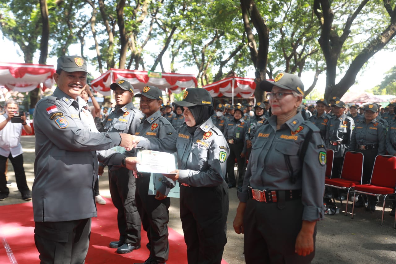 Foto 10 dari 15: Hadiri Bimtek Kesiapsiagaan Pemilu, Wali Kota : Satlinmas Ujung Paling Depan Masyarakat