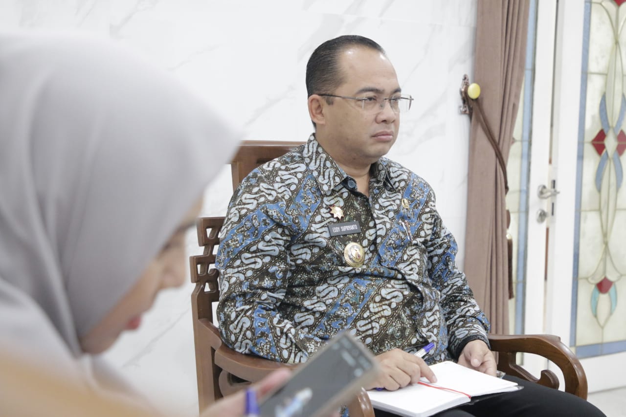 Foto 4 dari 8: Gelar Rakor Bersama Pemerintah Pusat, Pj Wali Kota Bahas Antisipasi Isu PHK dan Persiapan Penetapan Upah Minimum