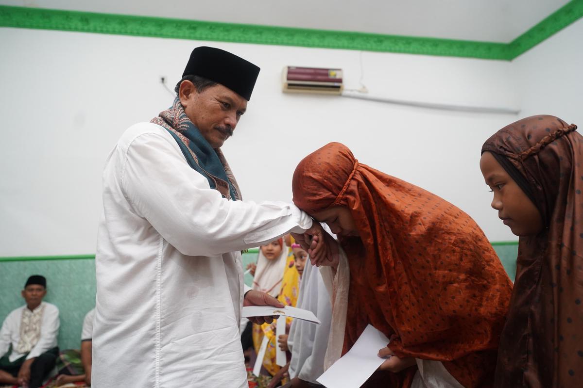 Foto 6 dari 9: Safari Tarawih Di Masjid Al-Barokah Banjarejo, Wali Kota Harap Warga Tingkatkan Kegiatan Keagamaan Di Rumah Ibadah