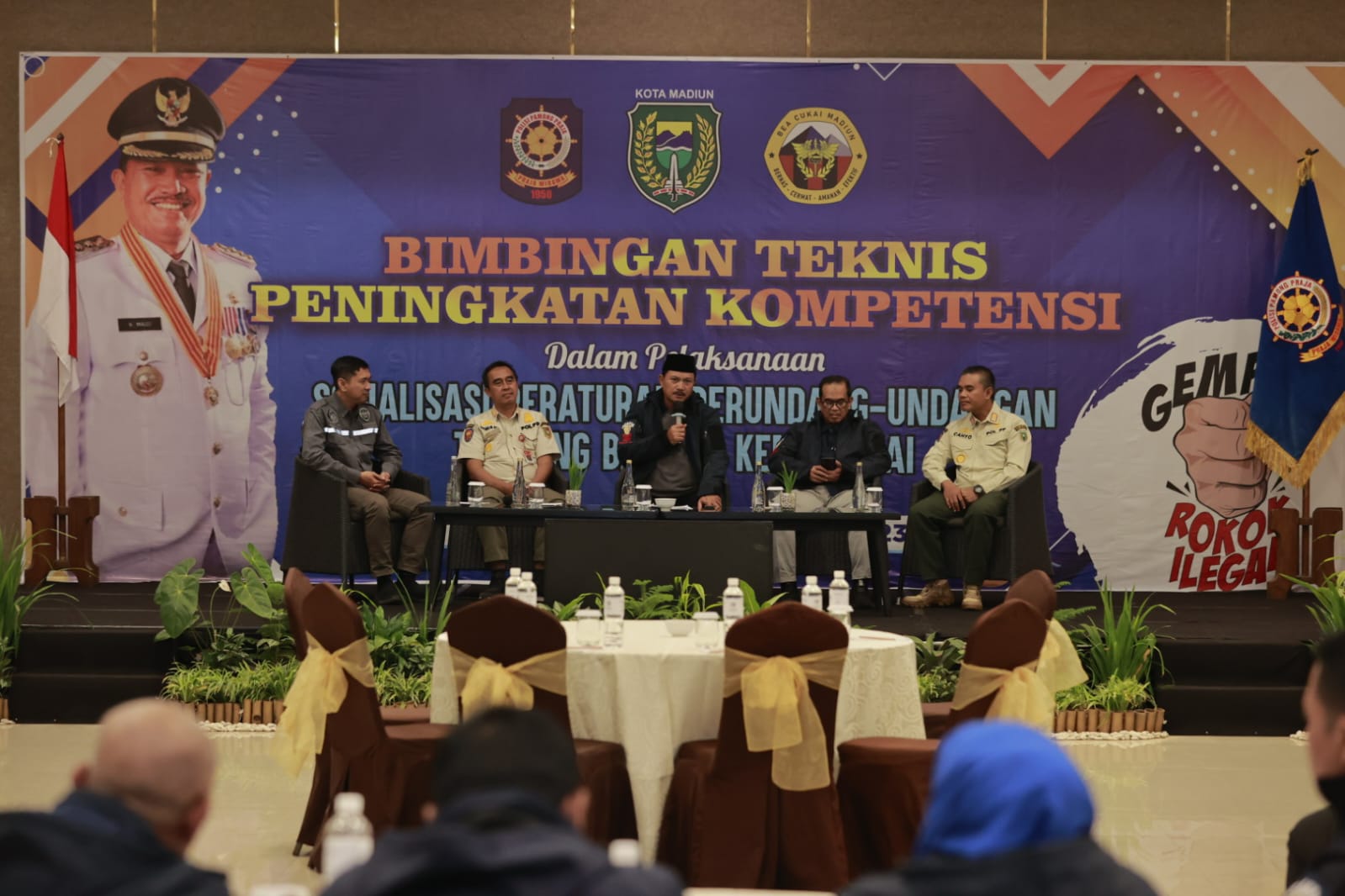 Foto utama berita: Hadiri Bimtek Satpol PP Dan Damkar, Wali Kota Sampaikan Sejumlah Arahan