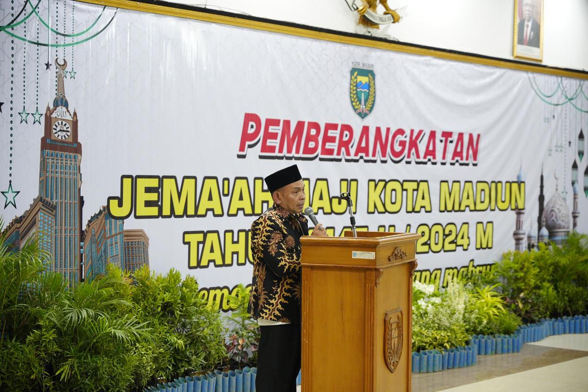 Foto 5 dari 8: Melepas CJH Ke Tanah Suci, Pj. Wali Kota Pesan Jaga Kesehatan