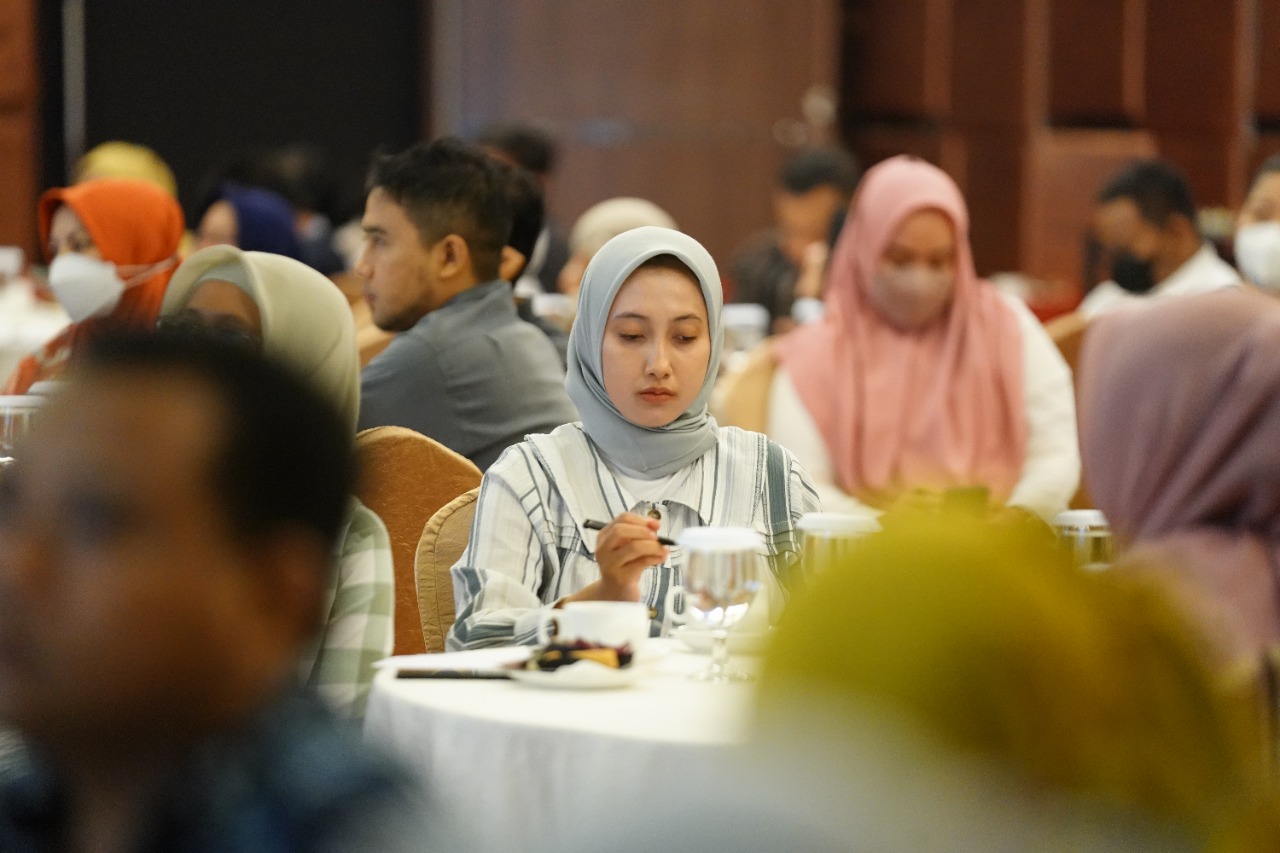 Foto 4 dari 10: Beri Pemahaman Terhadap Pelaku Usaha, Pemkot Gelar Sosialisasi Implementasi Pengawasan Perizinan Berusaha