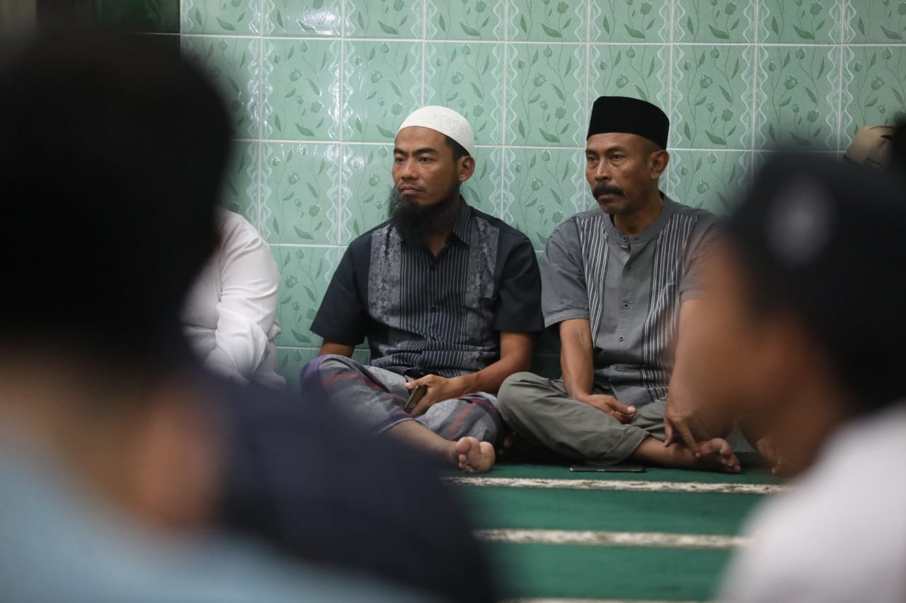 Foto 10 dari 11: Safari Ramadan Salat Tarawih di Masjid Baiturrahman, Wali Kota Juga Resmikan Masjid Tempat Kegiatan
