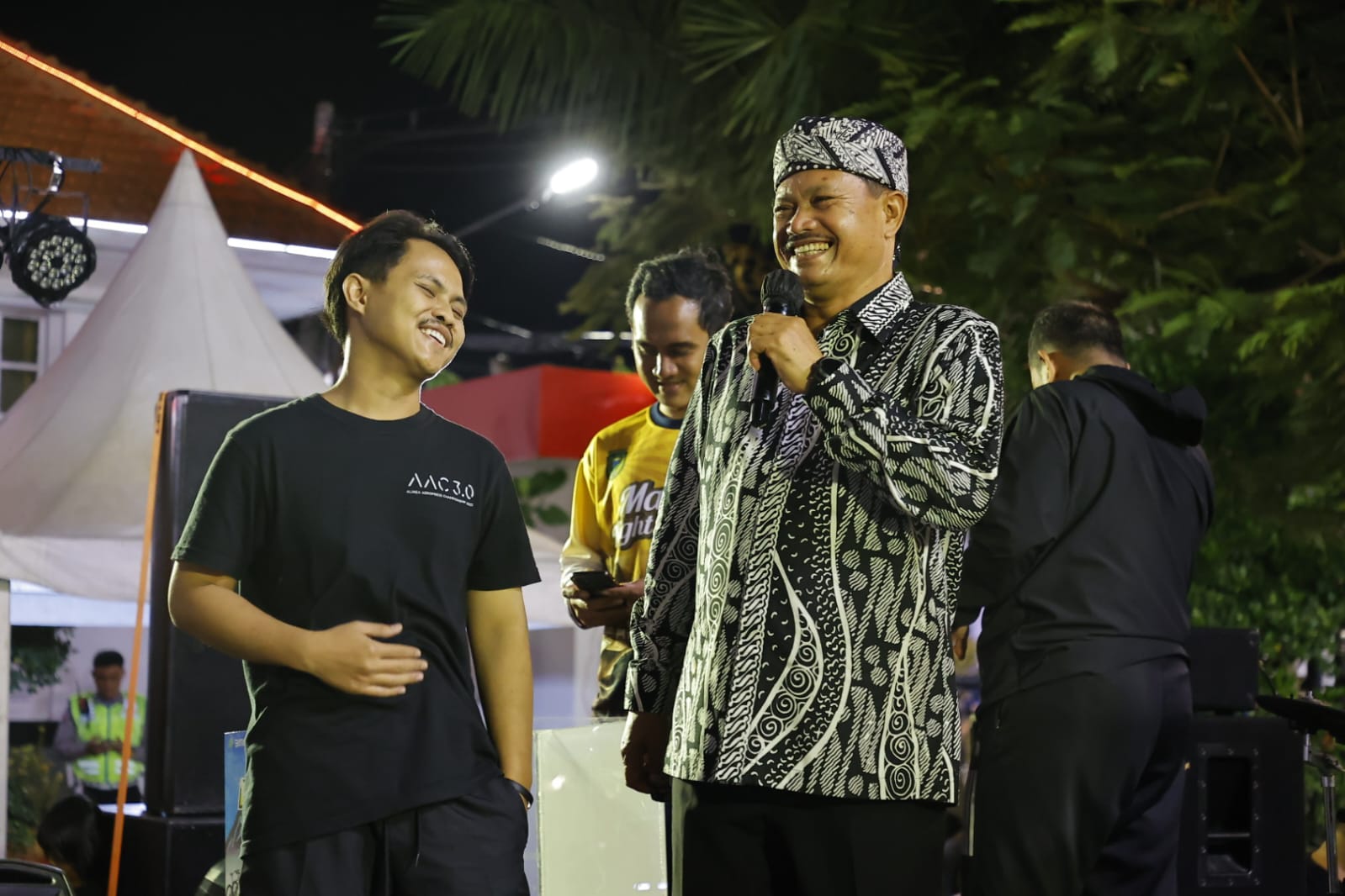 Foto 5 dari 6: Gelaran Madiun Night Cycling Berlangsung Meriah, Diberangkatkan Wali Kota, Diikuti Ribuan Pesepeda