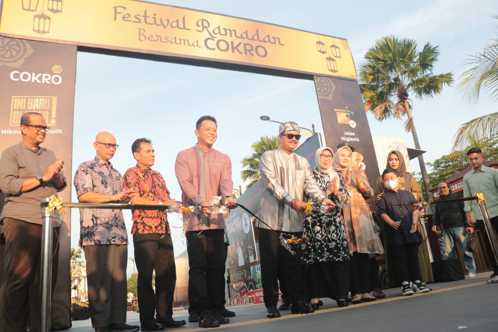 Foto 1 dari 17: Buka Festival Ramadan Bluder Cokro, Wali Kota Harap UMKM Kota Go Internasional