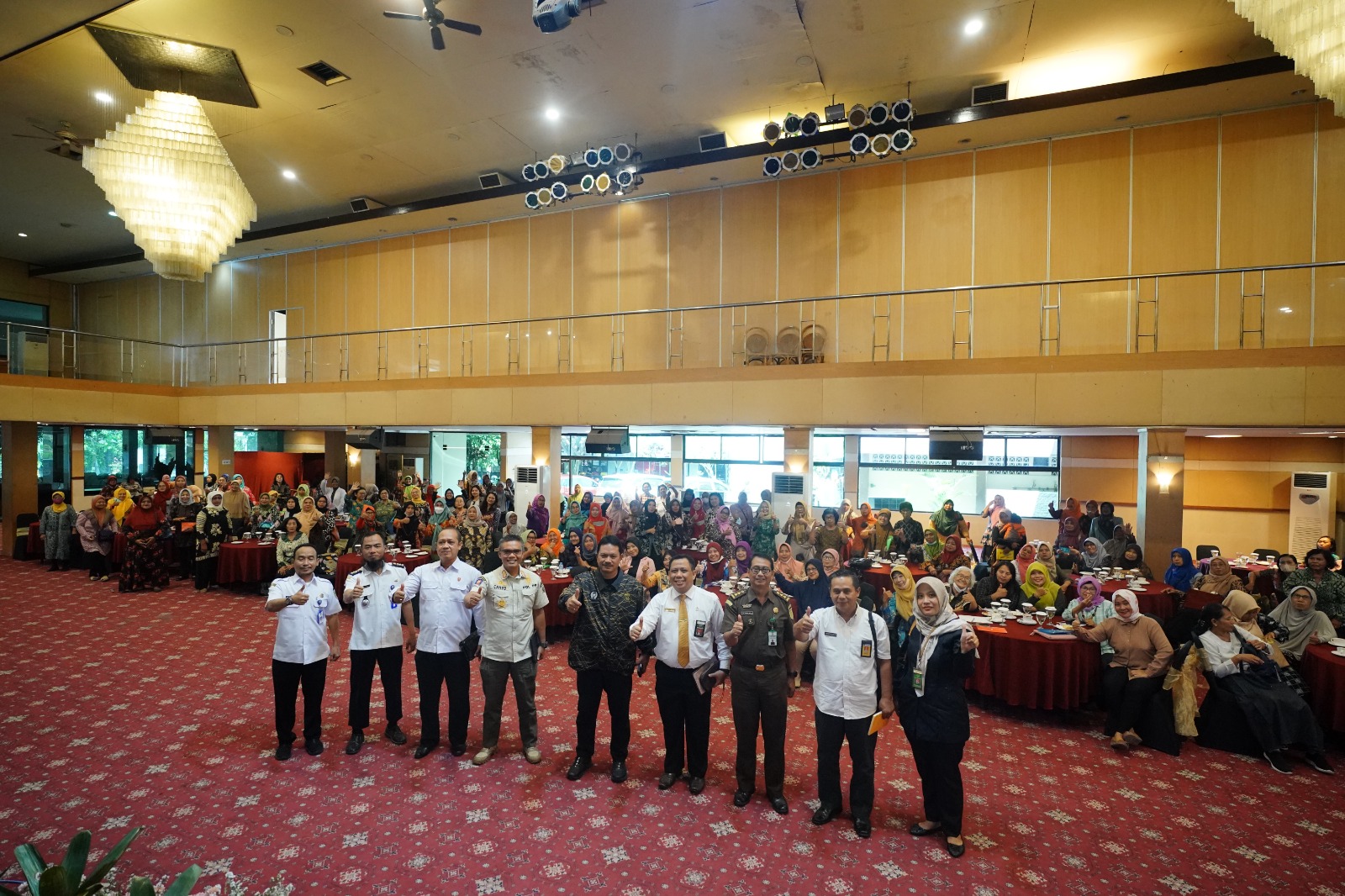 Foto 9 dari 10: Hadiri Penyuluhan Hukum Terpadu Bagi Warga Manguharjo, Wali Kota Jelaskan Pentingnya Sadar Hukum