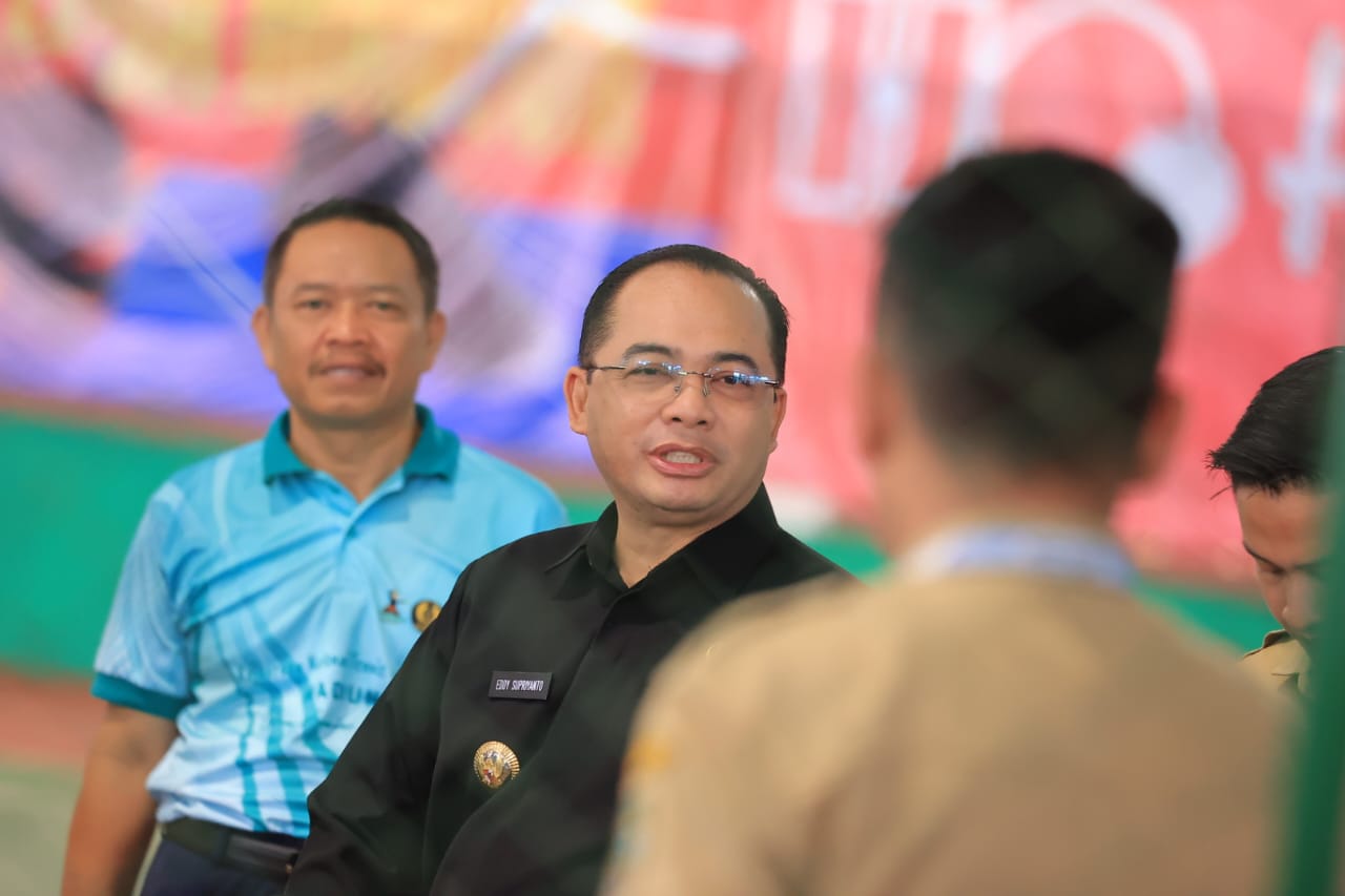 Foto 3 dari 9: Buka Kejurnas Tenis Yunior, Pj Wali Kota Harap Lahirkan Atlet Berprestasi