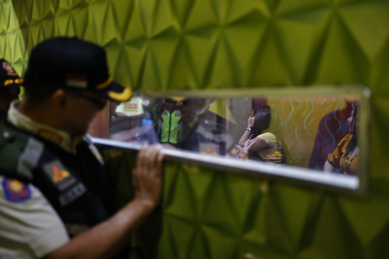 Foto utama berita: Gelar Operasi Trantibum 10 Hari, Satpol PP Tindak 14 Pasangan Bukan Suami Istri Dan 38 PKL