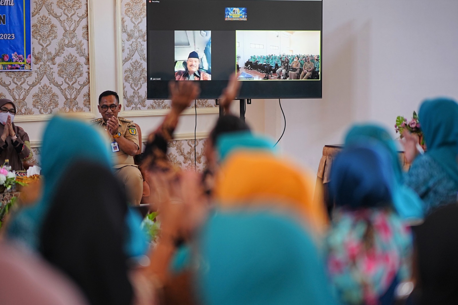 Foto utama berita: Gelar Pertemuan Bersama Warga Kelurahan Taman, Wali Kota Pesan Sempurnakan Pembangunan