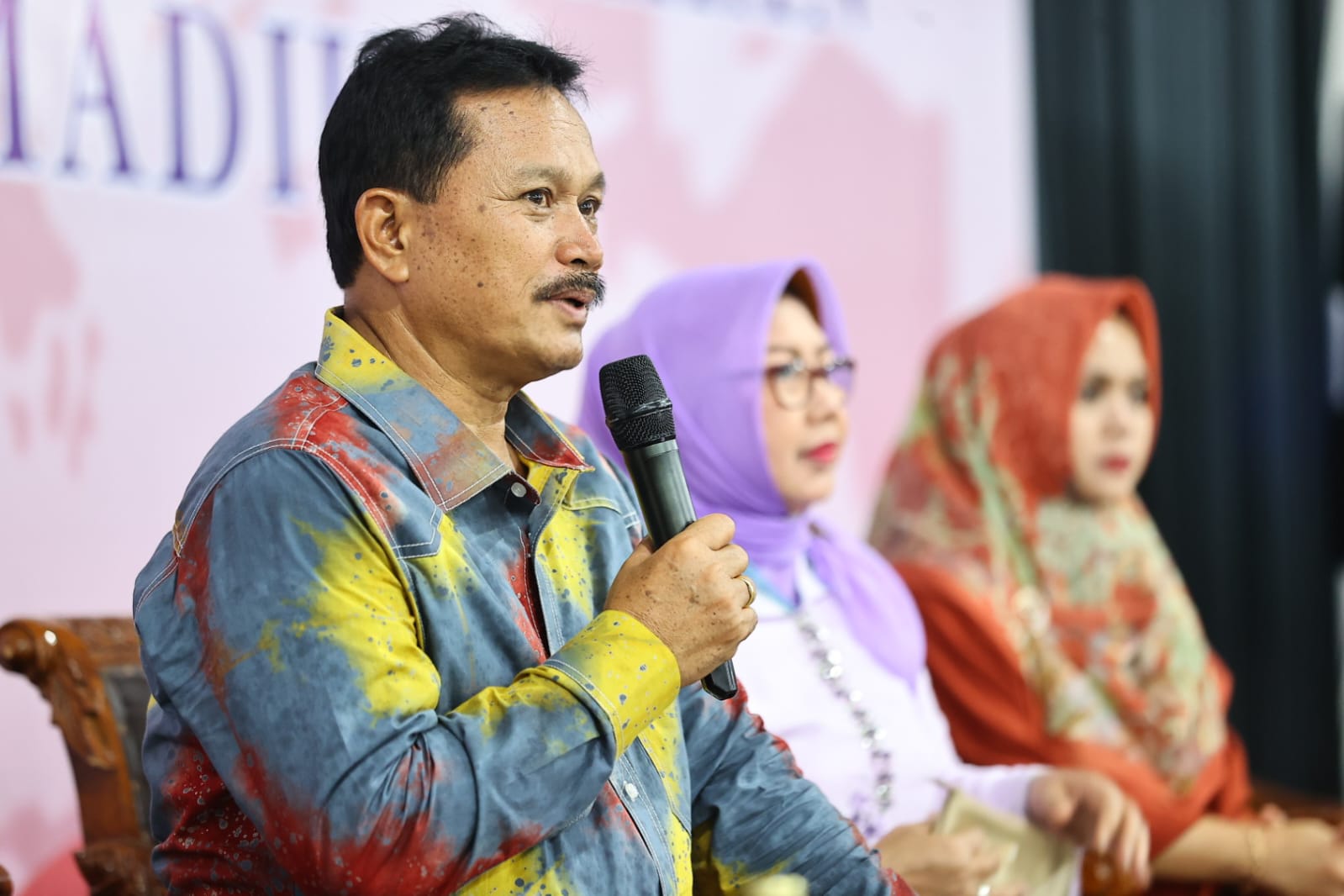 Foto 6 dari 9: Usai Diresmikan, Wali Kota Dr. Maidi Langsung Gelar WBR di Pondok Lansia