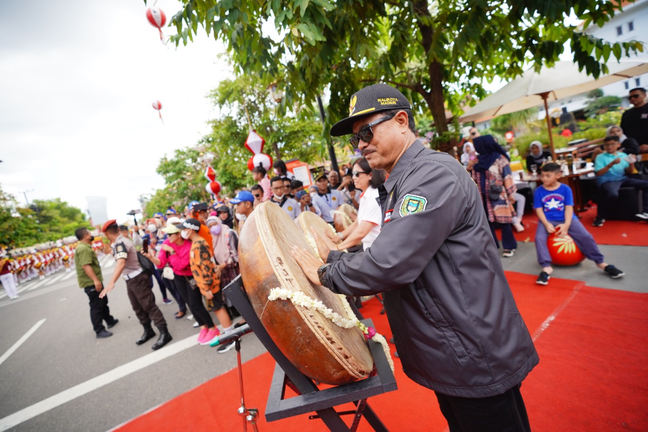 Foto 7 dari 10: Parade Nusantara Jadi Penanda Dibukanya Kejurnas Drum Band 2022
