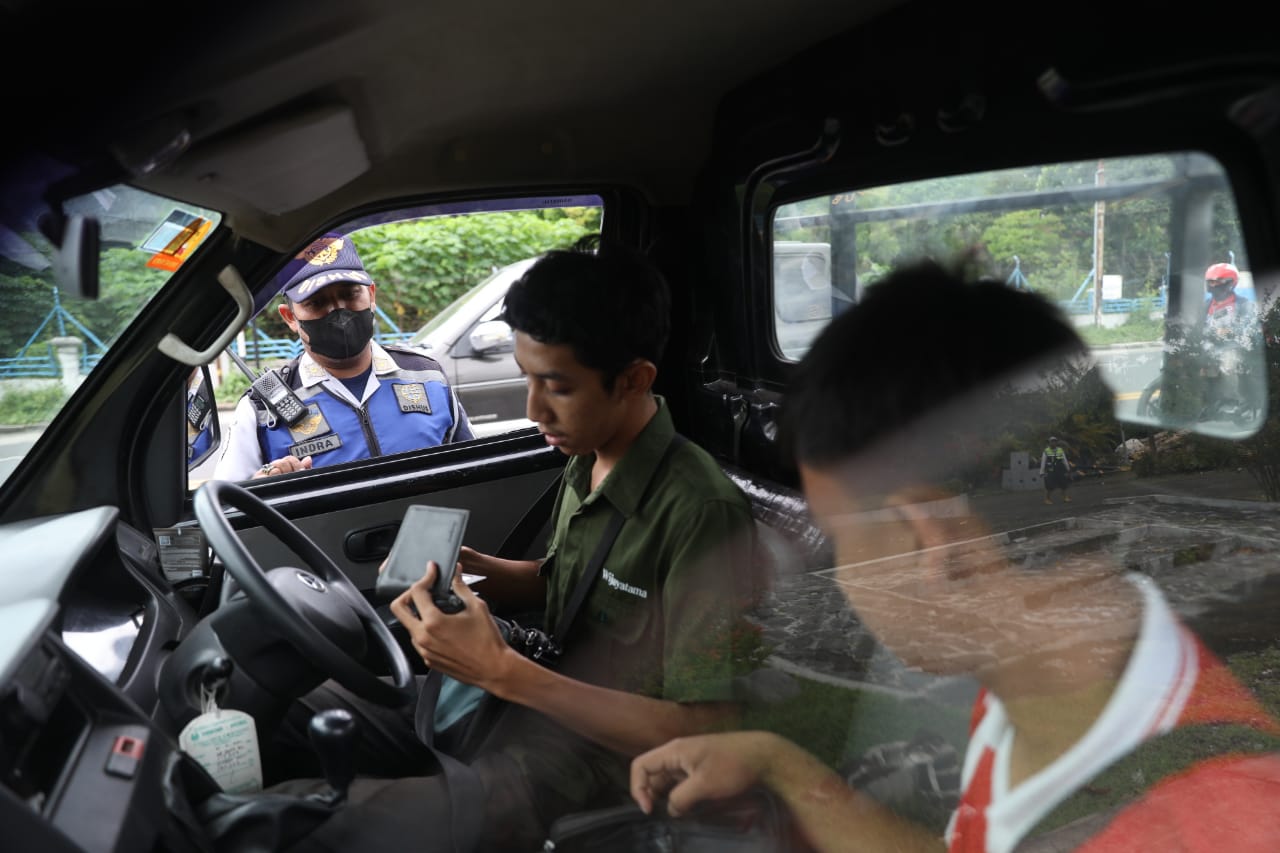 Foto 2 dari 11: Cegah Odol, Dishub Gelar Operasi Keselamatan Lalu Lintas