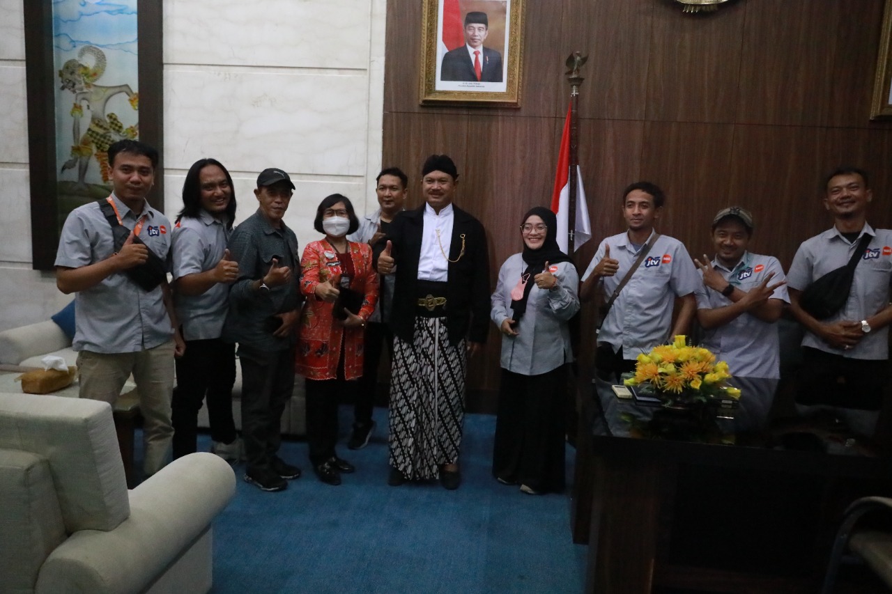 Foto 7 dari 7: Wali Kota Maidi Terpilih Jadi Bintang Lagu Nasional Untuk Sambut Hari Pahlawan