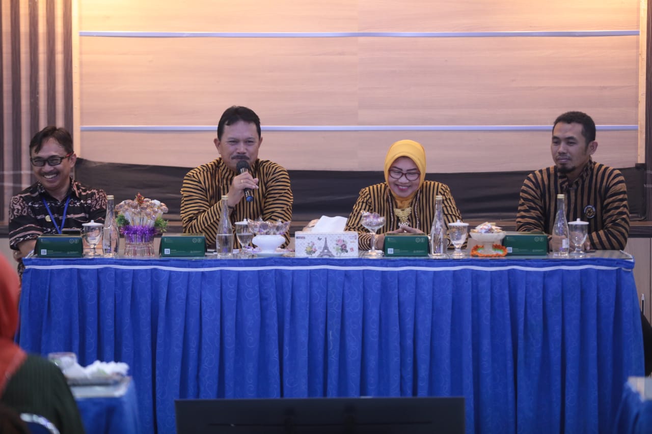 Foto utama berita: Hadiri Pelatihan Produksi Permen Pecel, Wali Kota: Inovasi Baru Seperti Ini Harus Terus Dimunculkan