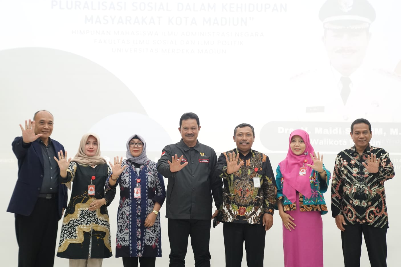 Foto 10 dari 10: Jadi Pembicara Seminar di Unmer, Wali Kota: Perbedaan Harus Bisa Menyempurnakan Kehidupan