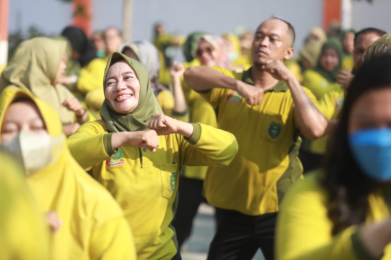 Foto 2 dari 8: Pimpin Olahraga Bersama Di RSUD, Wali Kota Pesan Jaga Kualitas Pelayanan