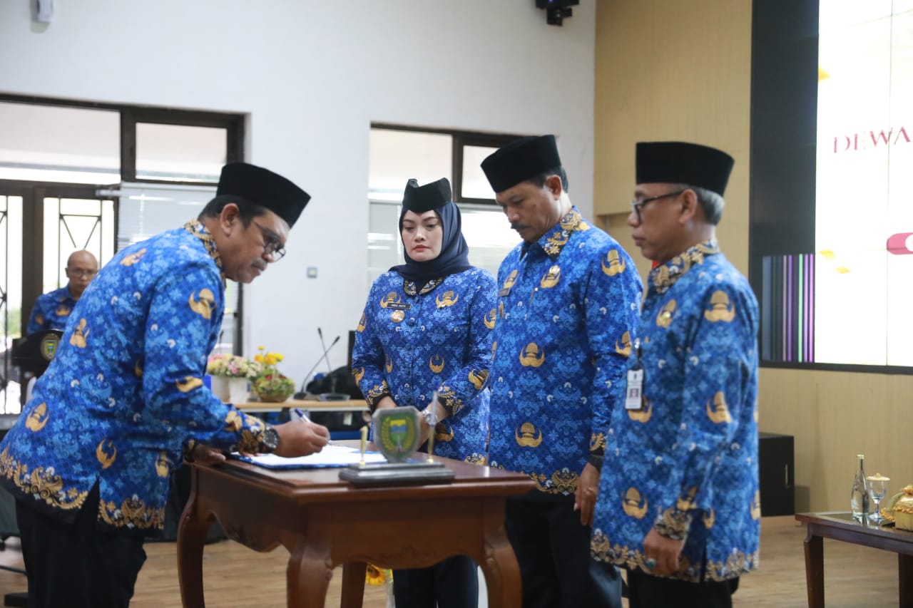 Foto 1 dari 10: Hadiri Pelantikan Dewan Pengurus Korpri Kota Madiun Periode 2023-2028, Wali Kota: Peran Korpri Harus Kian Ditingkatkan
