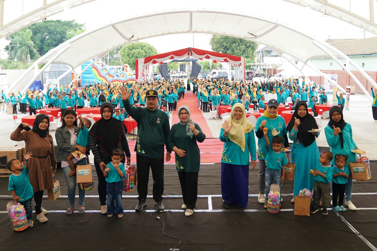 Foto 8 dari 9: Peringati HKN Ke-59, Wali Kota : Tenaga Kesehatan Harus Sehat