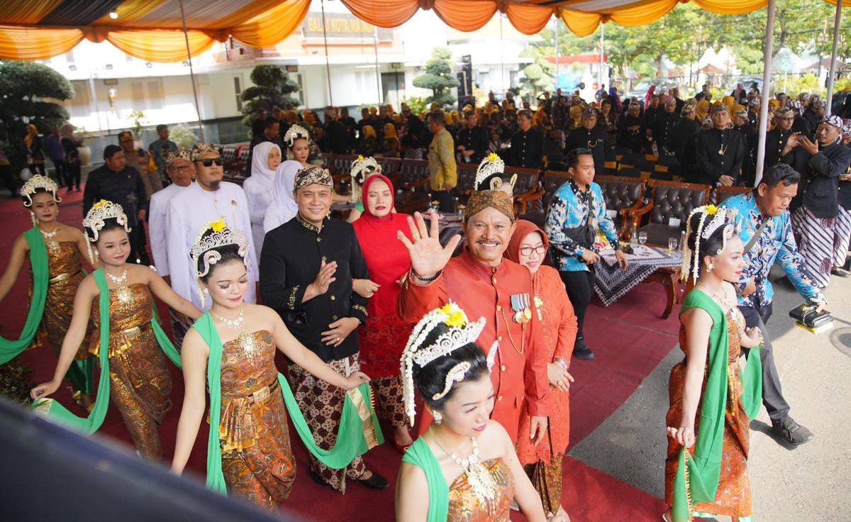 Kirab Budaya Tandai Masa Berakhir MaDa, Wali Kota Titip Pesan Bagi Pemkot Madiun