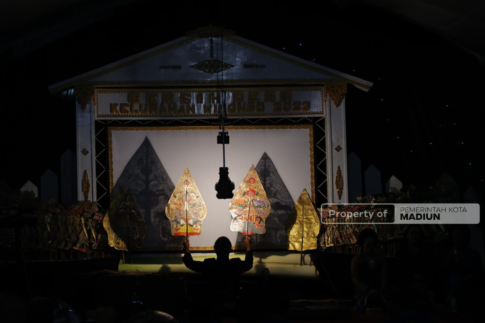 Foto 3 dari 10: Hadiri Pagelaran Wayang Kulit Di Winongo, Wali Kota Apresiasi Upaya Pelestarian Budaya