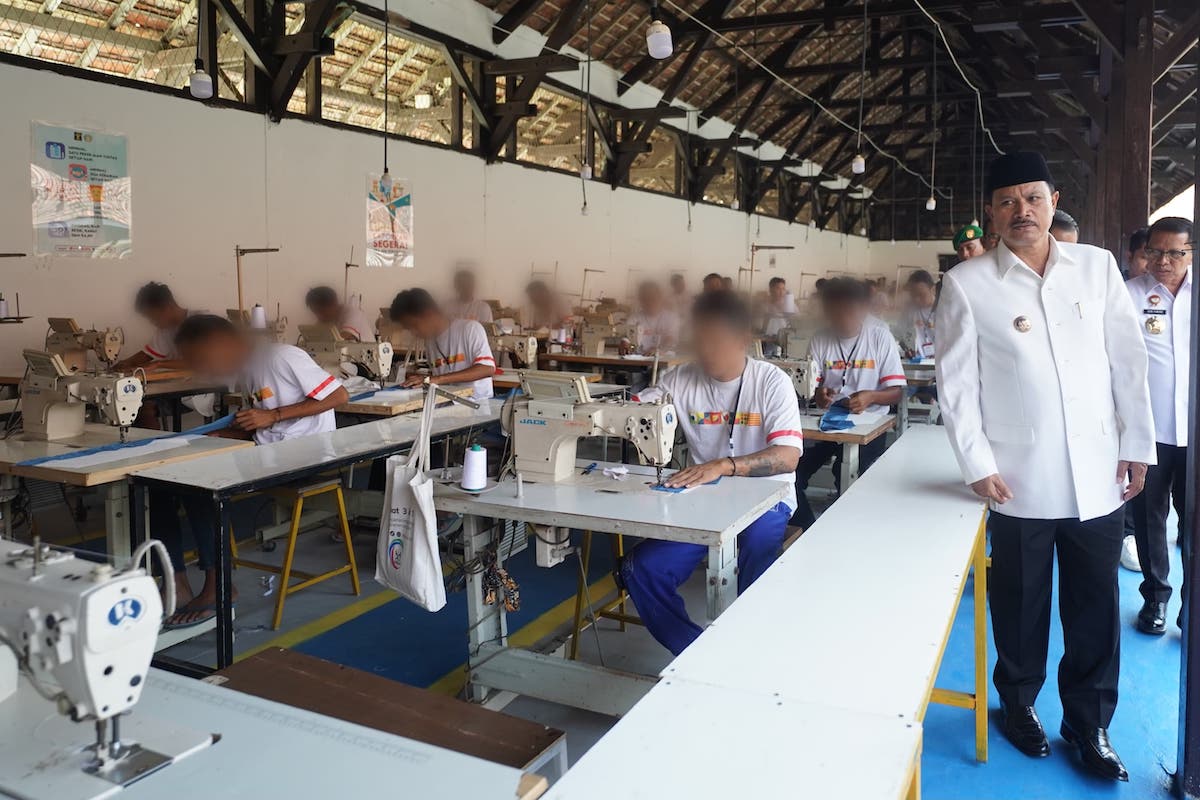 Foto 7 dari 9: Sah, Pemkot Madiun Kuliahkan 20 Napi, Fasilitasi Laptop dan Gratis Biaya Sampai Wisuda
