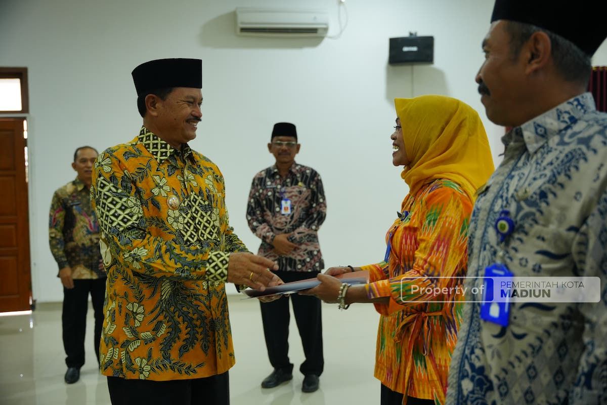 Foto 2 dari 8: Gelar Pembinaan Bagi Calon Purna Tugas ASN, Wali Kota Harap Tetap Produktif di Masa Pensiun