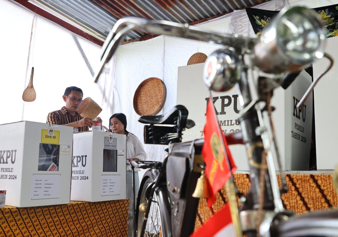 Uniknya TPS Bernuansa Tempo Dulu, Serasa Bernostalgia di Masa Lalu
