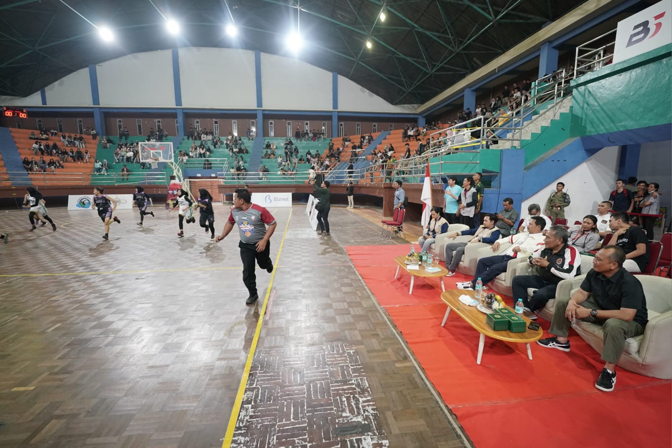 Foto 5 dari 9: Buka Turnament Bola Basket Walikota Cup, Wali Kota Maidi Harap Cetak Tim Berprestasi