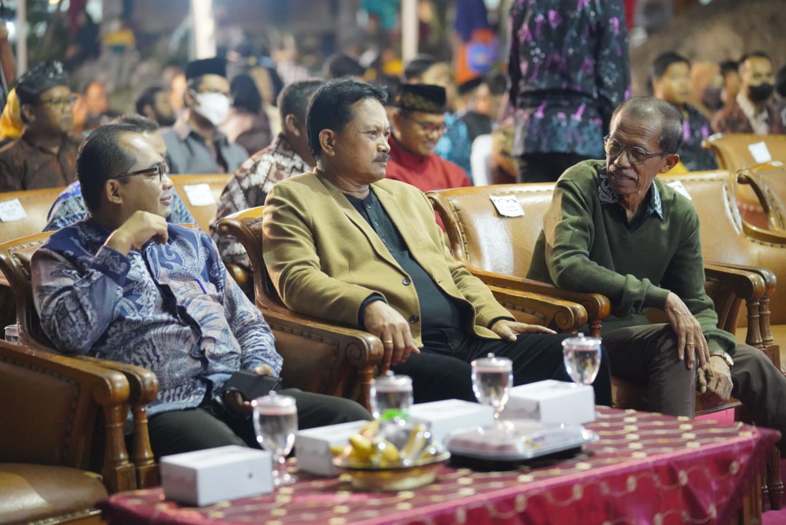 Foto 2 dari 13: Hadiri Pagelaran Wayang Kulit Hari Jadi Magetan, Wali Kota: Sekaligus Ajang Promosi Destinasi Wisata