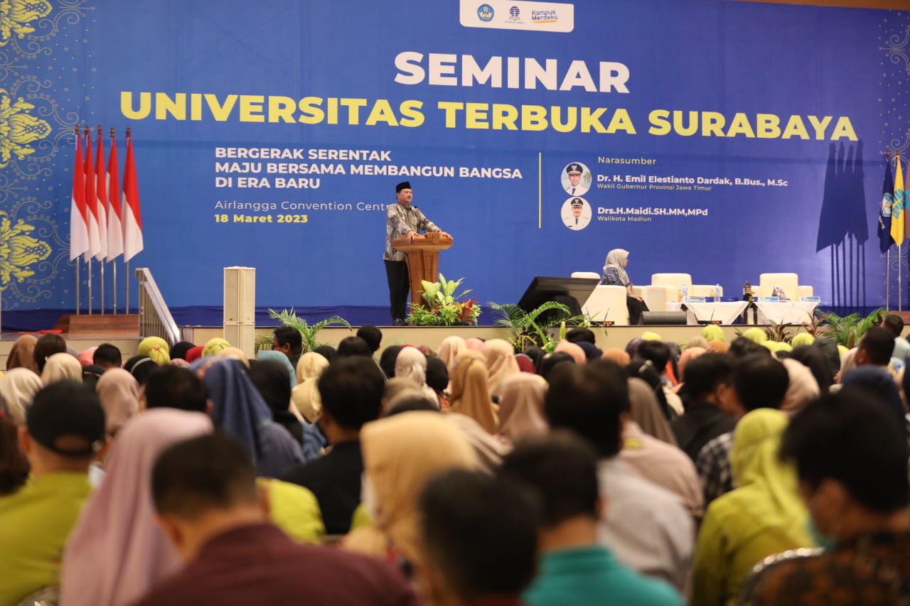 Foto 2 dari 14: Narasumber Seminar Hingga Kuliah Tamu UT, Wali Kota: Inovasi Jadi Kunci Membangun Negeri