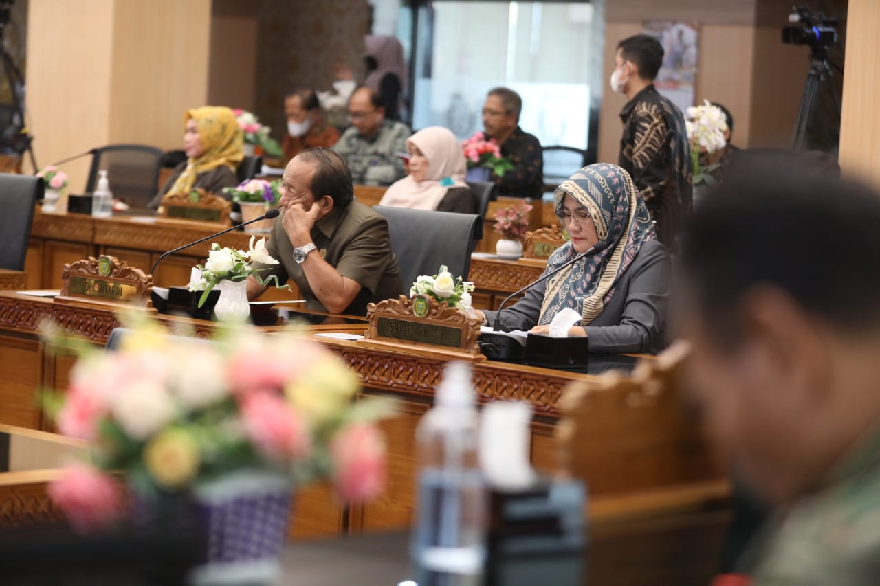 Foto 8 dari 11: Paripurna LKPj Wali Kota TA 2022, Penyerapan APBD Capai 88 Persen Lebih