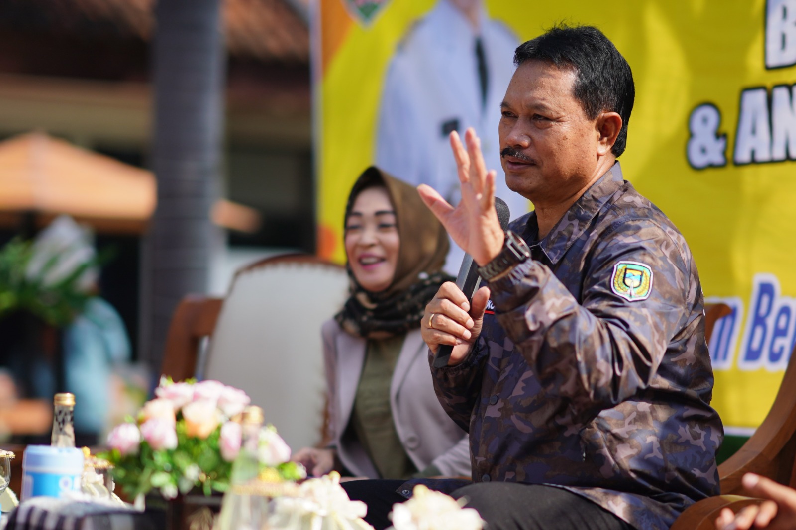Foto 2 dari 10: Bertemu Warga di Kecamatan Manguharjo, Wali Kota: Kalau Ada Kesulitan Lapor ke Saya