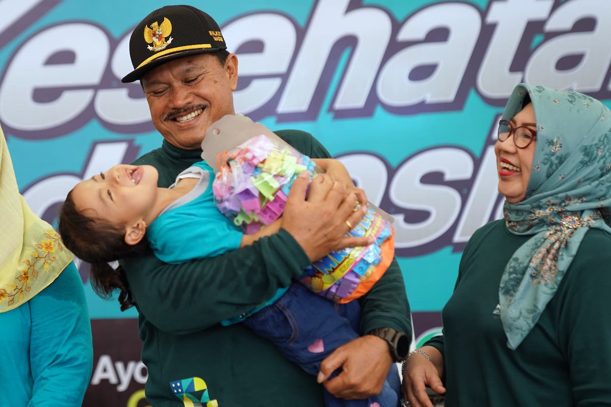 Foto 5 dari 9: Peringati HKN Ke-59, Wali Kota : Tenaga Kesehatan Harus Sehat