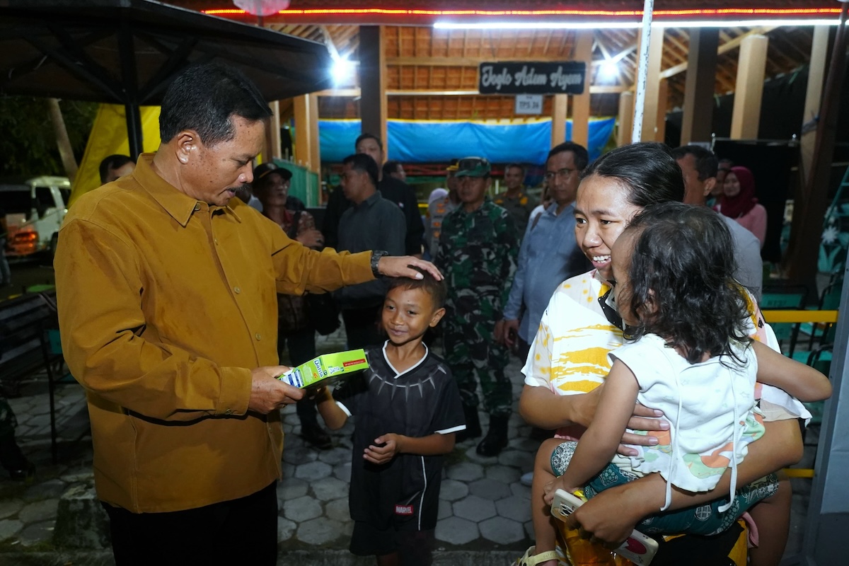 Foto 4 dari 10: Tinjau Kesiapan TPS, Wali Kota Bersama Forkopimda Gelar Pemantauan Langsung