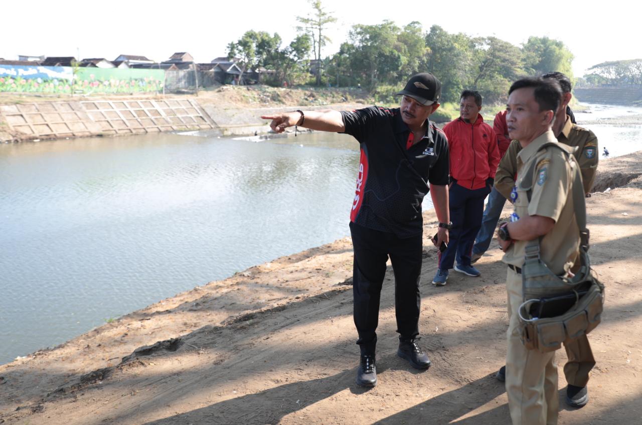 Foto 3 dari 10: Pastikan Sesuai Progres, Wali Kota Kembali Tinjau Lokasi Calon Wisata Air Bantaran Madiun