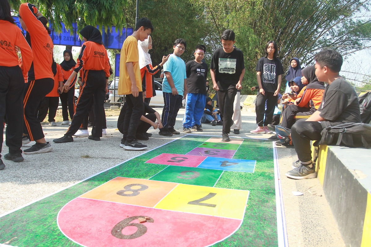 Foto 6 dari 12: Lestarikan Budaya Daerah, Spenga Angkat Permainan Tradisional Dalam Kegiatan P5