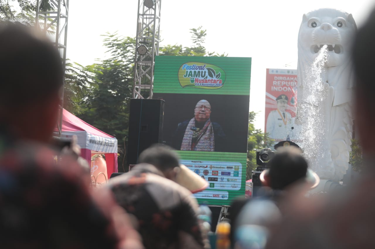Foto 11 dari 14: Berangkatkan Festival Jamu Gendong Nusantara, Wali Kota: Ini Tinggalan Nenek Moyang, Jangan Ditinggalkan