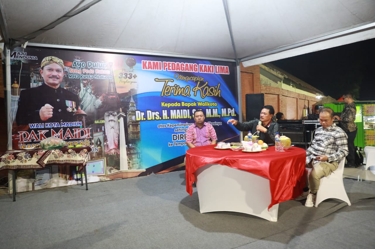 Foto 7 dari 12: Relokasi Pedagang ke Rimba Darma, Wali Kota: Kawasan Ini Akan Semakin Kita Sempurnakan ke Depan